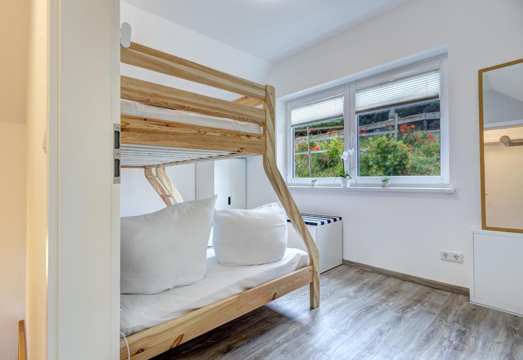 Haus Strandkoerv Mit Fass-Sauna Loddin Exterior foto